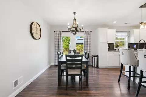 Dining - 475 Flint Rd, Waco, KY 40385 photo 1 of 2