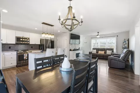 Dining - 475 Flint Rd, Waco, KY 40385 photo 2 of 2