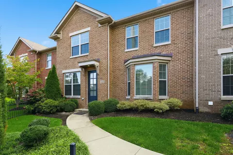 3214 Beaumont Centre Cir, Lexington, KY 40513
