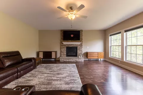 Living - 139 Waterside Dr, Georgetown, KY 40324 photo 3 of 4