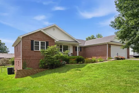 412 Pope Ave, Harrodsburg, KY 40330