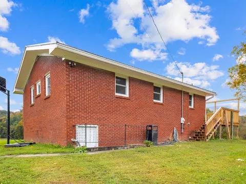 Exterior - 1633 Highland Rd, Jackson, KY 41339 photo 6 of 7
