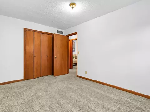 Bedroom - 1633 Highland Rd, Jackson, KY 41339 photo 5 of 7