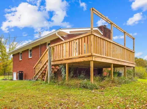 Exterior - 1633 Highland Rd, Jackson, KY 41339 photo 4 of 7