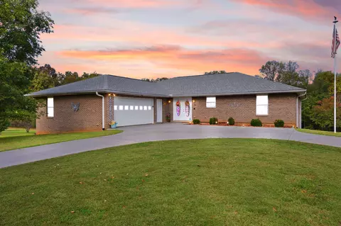 16 Field Dr, Somerset, KY 42503