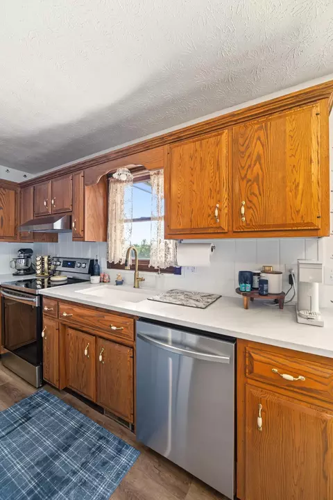 Kitchen - 761 Texas Loop Rd, Springfield, KY 40069 photo 4 of 4