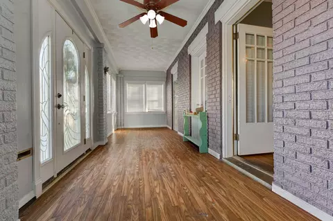 Entry Way - 116 E High St, Mount Sterling, KY 40353 photo 1 of 2