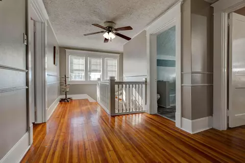 Entry Way - 116 E High St, Mount Sterling, KY 40353 photo 2 of 2