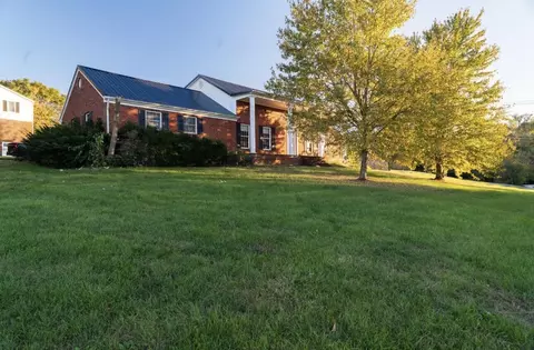 105 Bradford Dr, Cynthiana, KY 41031