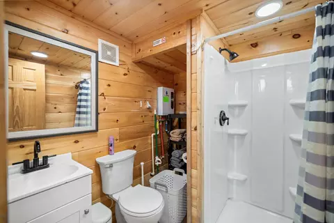 Bath - 320 Paradise Ln, Soft Shell, KY 41831 photo 1 of 3
