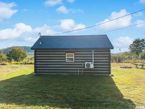 Exterior - 320 Paradise Ln, Soft Shell, KY 41831 photo 7 of 10