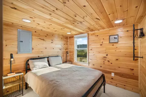 Bedroom - 320 Paradise Ln, Soft Shell, KY 41831 photo 1 of 5