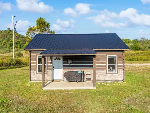 Exterior - 320 Paradise Ln, Soft Shell, KY 41831 photo 3 of 10
