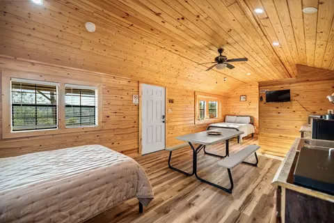 Bedroom - 320 Paradise Ln, Soft Shell, KY 41831 photo 5 of 5