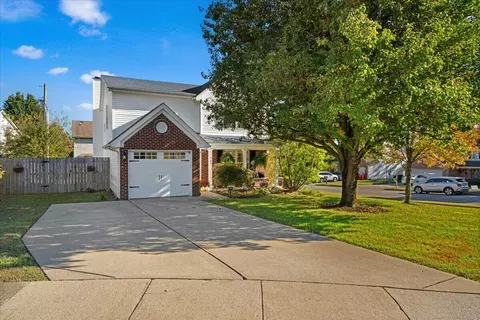 100 Malta Ct, Nicholasville, KY 40356