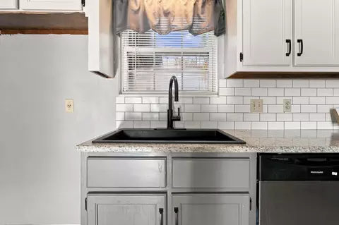 Kitchen - 39 Dustin Ln, Eubank, KY 42567 photo 3 of 4