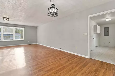 Living - 39 Dustin Ln, Eubank, KY 42567 photo 6 of 8