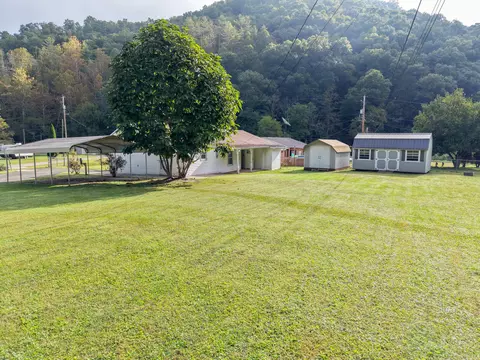 Exterior - 27 Gap Branch Rd, Millstone, KY 41838 photo 3 of 3
