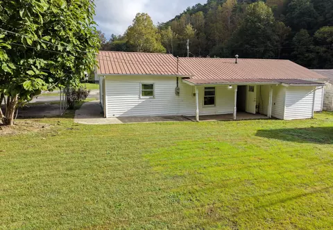 Exterior - 27 Gap Branch Rd, Millstone, KY 41838 photo 2 of 3