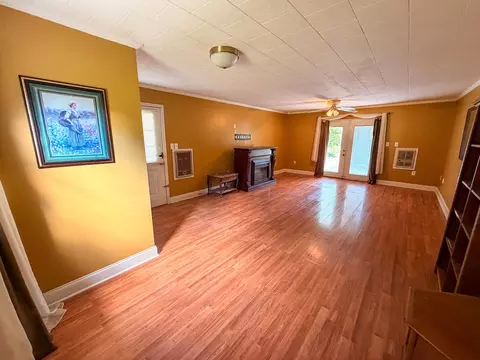 Living - 27 Gap Branch Rd, Millstone, KY 41838 photo 4 of 5