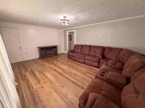 Living - 27 Gap Branch Rd, Millstone, KY 41838 photo 3 of 5