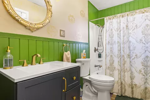 Bath - 48 Meadow Dr, Stanton, KY 40380 photo 1 of 2
