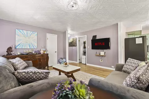 Living - 48 Meadow Dr, Stanton, KY 40380 photo 2 of 3