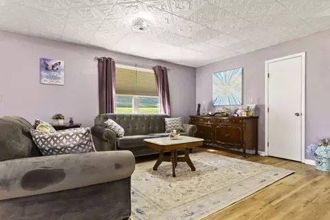 Living - 48 Meadow Dr, Stanton, KY 40380 photo 1 of 3
