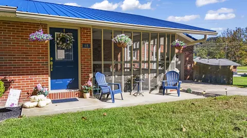 Exterior - 48 Meadow Dr, Stanton, KY 40380 photo 5 of 7