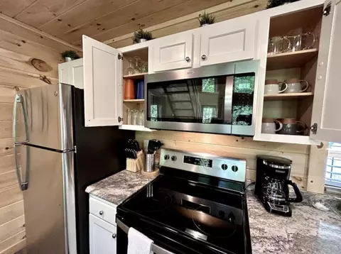 Kitchen - 25 Boulder Way, Stanton, KY 40380 photo 2 of 4