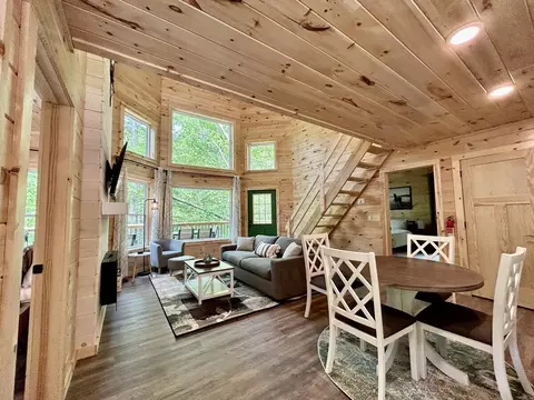 Living - 25 Boulder Way, Stanton, KY 40380 photo 3 of 4