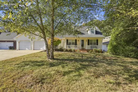 110 Valiant Dr, Paducah, KY 42001