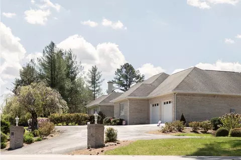 225 Sherwood Rd, Middlesboro, KY 40965