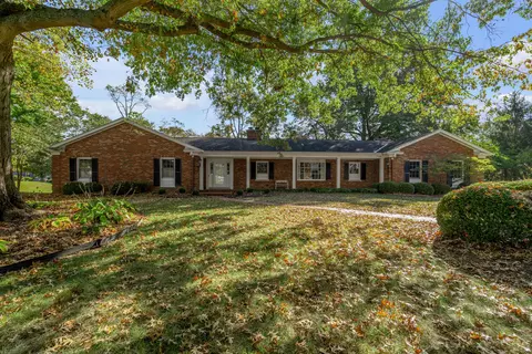 2129 Lakeside Ct, Lexington, KY 40502