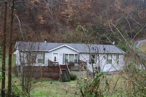 13831 Grapevine Rd, Phyllis, KY 41554 photo 8