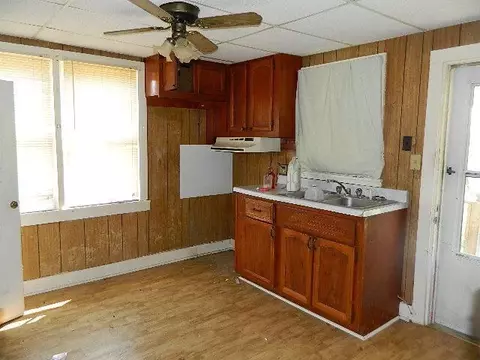 122 E Antioch St, Burnside, KY 42519 photo 3
