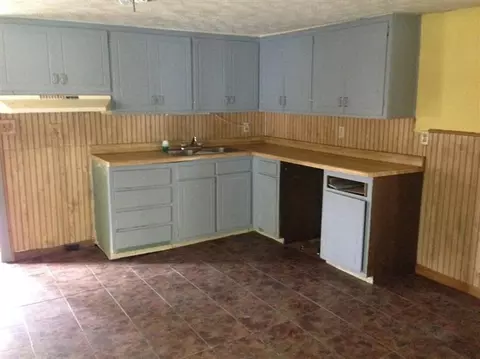 555 Beans Fork Rd, Middlesboro, KY 40965 photo 8