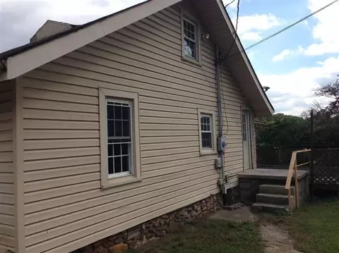 555 Beans Fork Rd, Middlesboro, KY 40965 photo 3