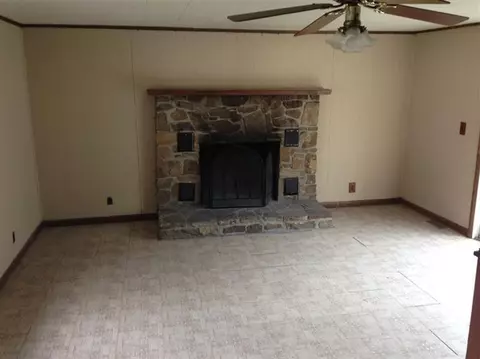 555 Beans Fork Rd, Middlesboro, KY 40965 photo 5