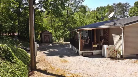 141 Spring Dr, Burnside, KY 42519 photo 7