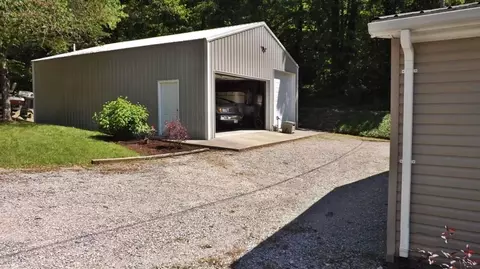 141 Spring Dr, Burnside, KY 42519 photo 5