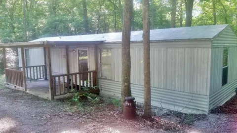 428 Lakeview Dr, Burnside, KY 42519 photo 1