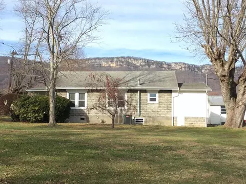 210 Red Clover Loop, Ewing, VA photo 17