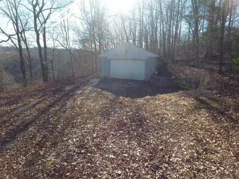 1071 Pine Tree Rd, Nancy, KY 42544 photo 3