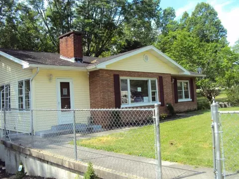 85 Barbourville St, Corbin, KY 40701 photo 2