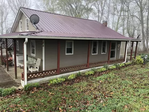 704 Shawnee Trl, Nancy, KY 42544 photo 3