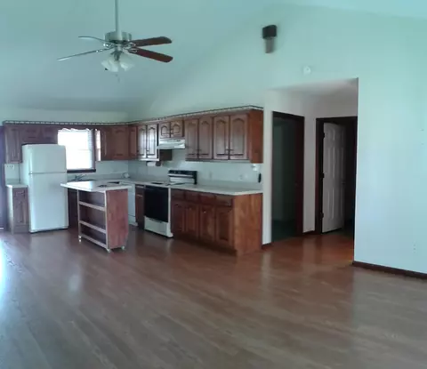 218 Mangold Dr, Nancy, KY 42544 photo 3