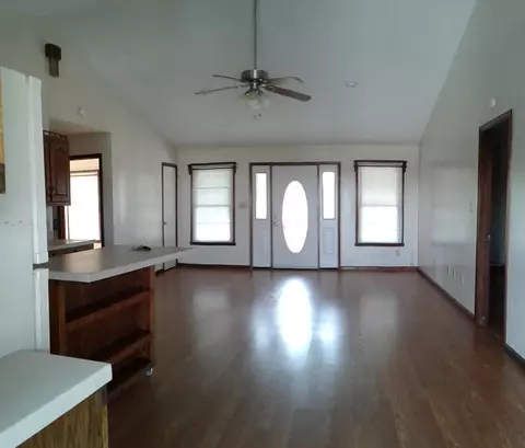218 Mangold Dr, Nancy, KY 42544 photo 2