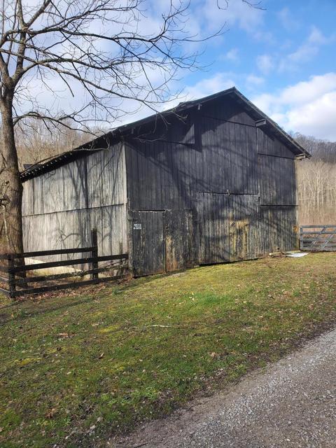 1666 Pointer Creek Rd, Science Hill, KY 42553 photo 2