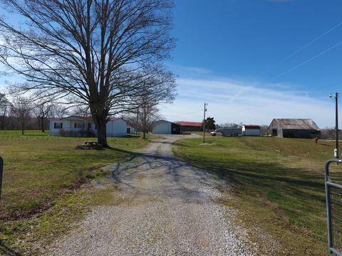439 Wolf Creek Rd, Nancy, KY 42544 photo 3